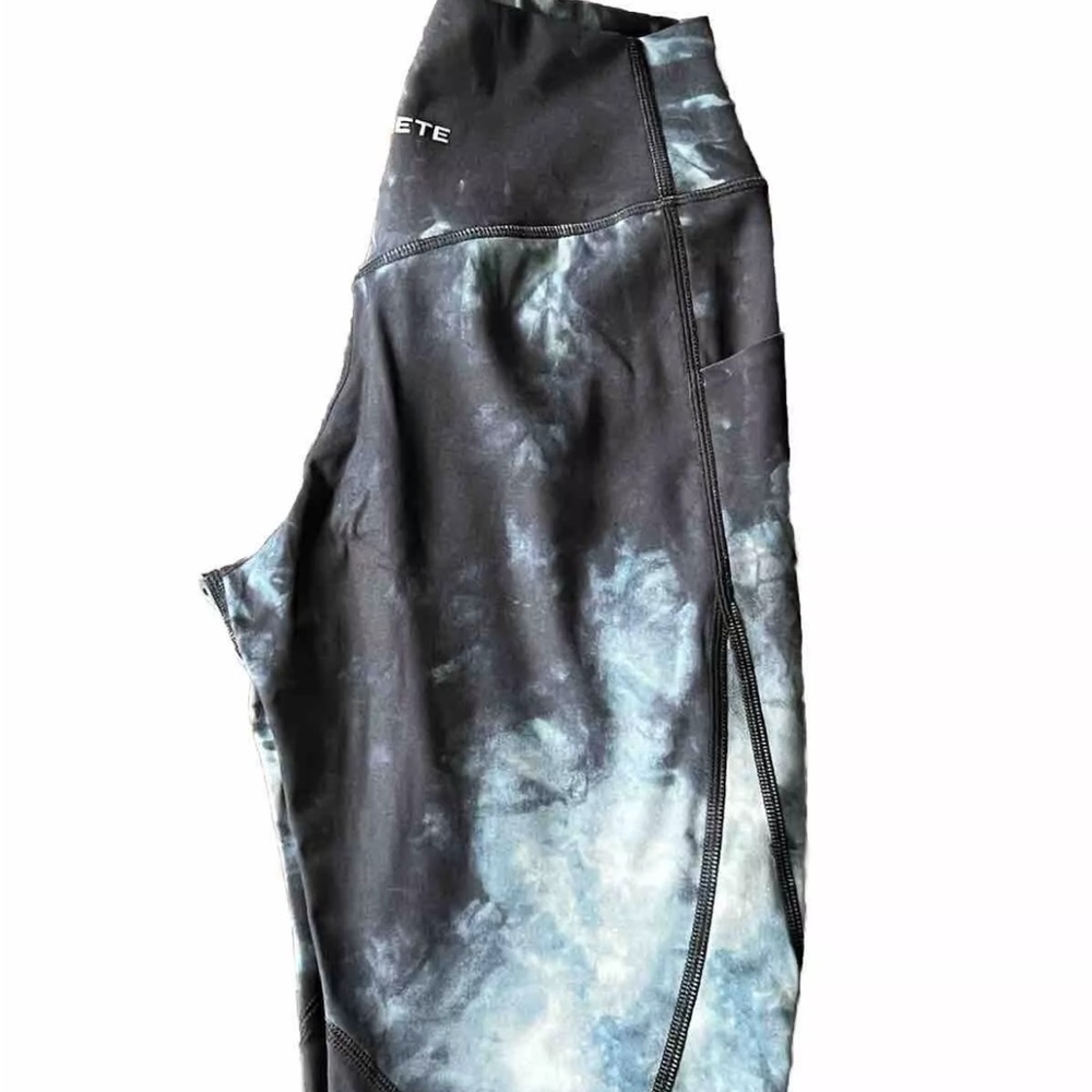 Alphalete high rise leggings size small with pockets